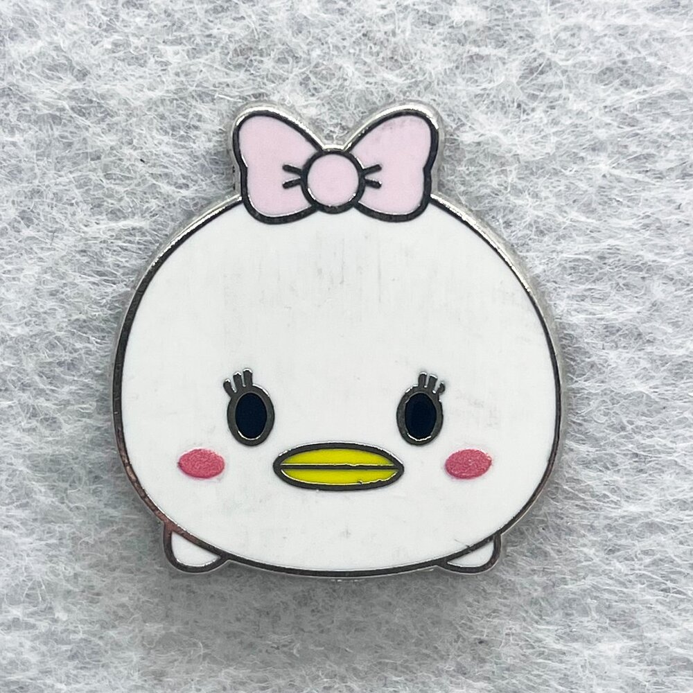 🔮‎ 5/$25 Disney Daisy Duck Tsum Tsum Pin
